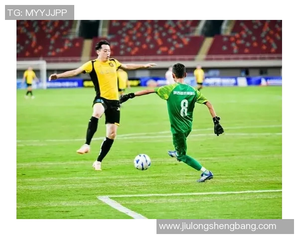 现役足球明星风采展示与精彩瞬间回顾