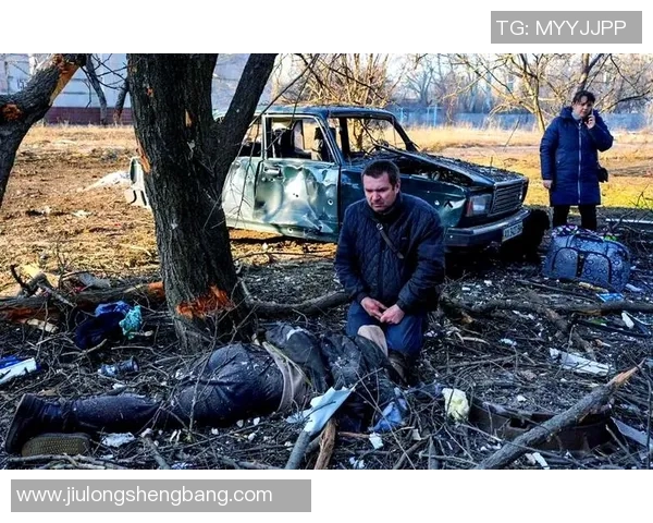 乌克兰足球明星为国捐躯感人视频引发全球关注与哀悼