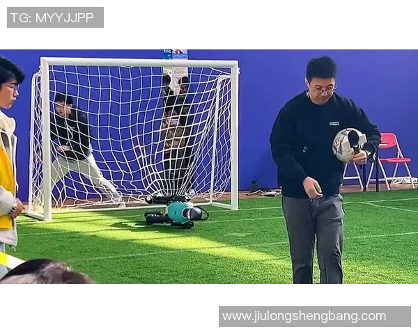 足球明星对称脸的搞笑瞬间大盘点让你捧腹大笑的足球场趣事 足球明星对称脸的搞笑瞬间大盘点让你捧腹大笑的足球场趣事